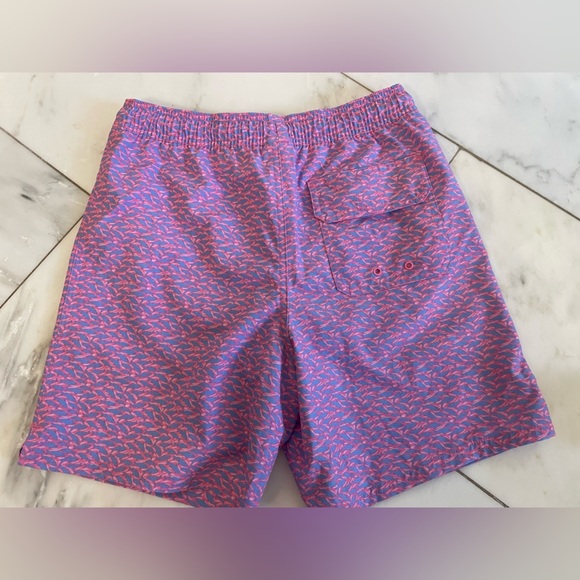 Vineyard Vines youth large, two for one, 2 pairs printed swim trunks w/ netting - Picture 13 of 15